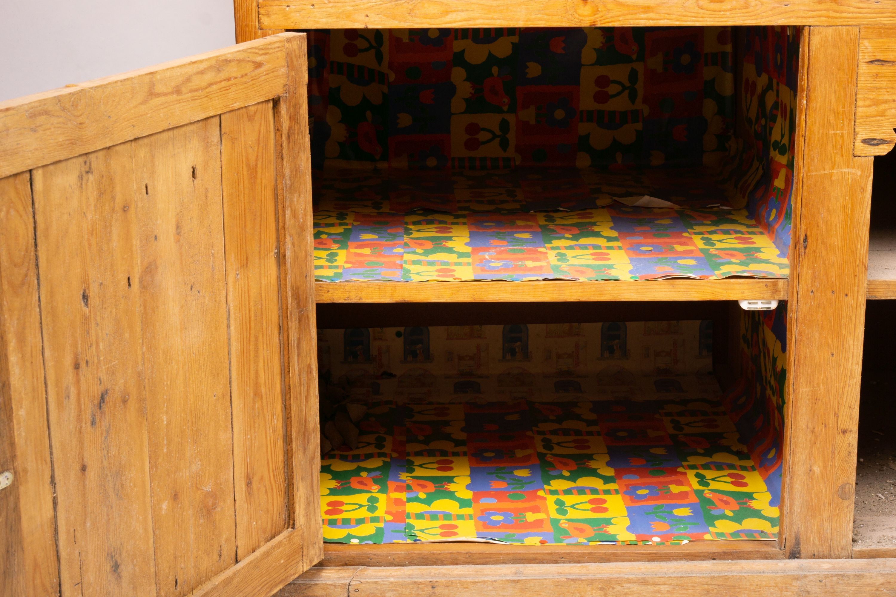 A stripped pine dresser, W.185cm D.66cm H.202cm